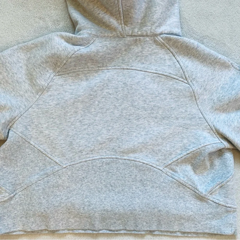 Lululemon women’s gray 1/2 zip hoodie sweatshirt w/ handwarmer pocket Sz M/L